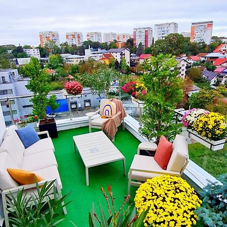 Penthouse View Aeroport Iasi Apartment Exterior photo