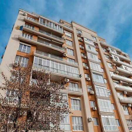 Penthouse View Aeroport Iasi Apartment Exterior photo