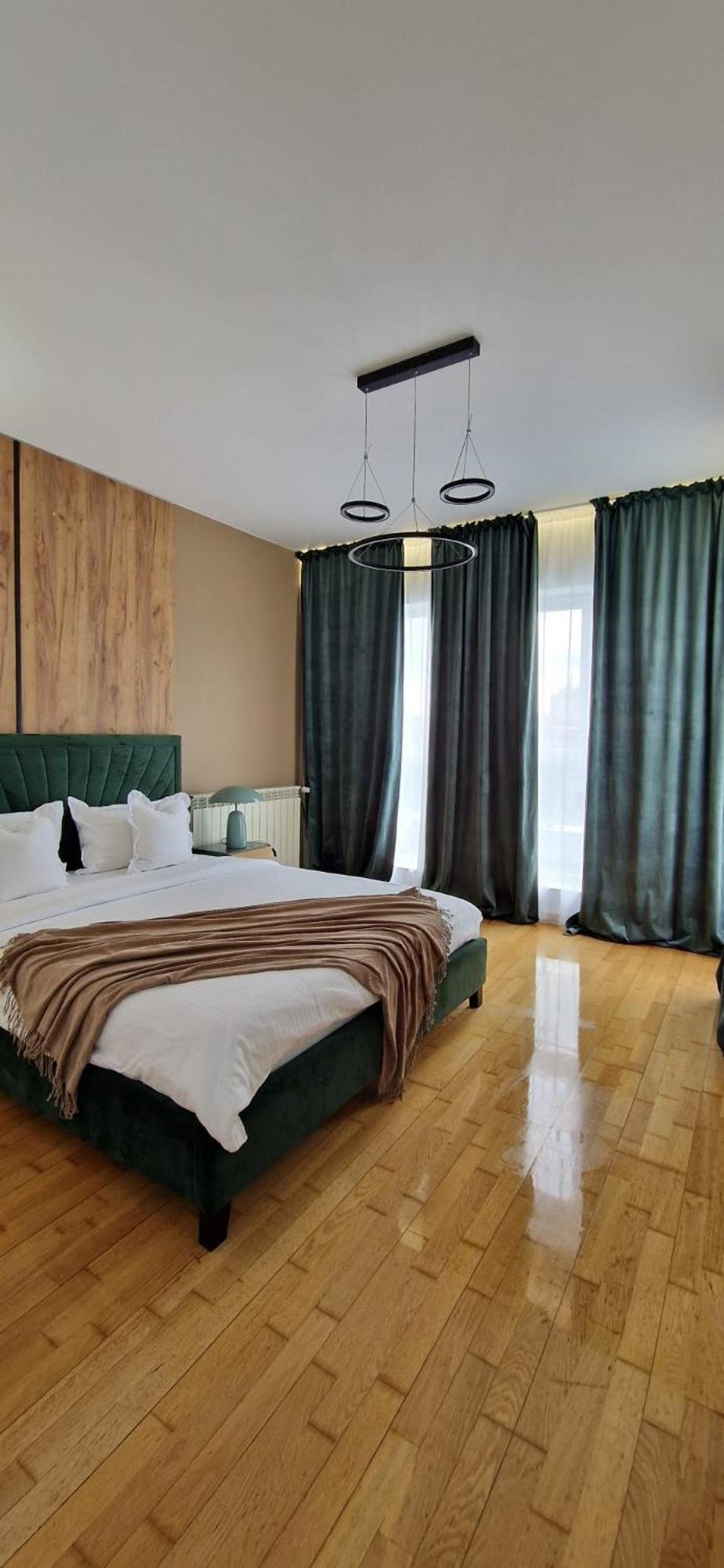 Penthouse View Aeroport Iasi Apartment Exterior photo